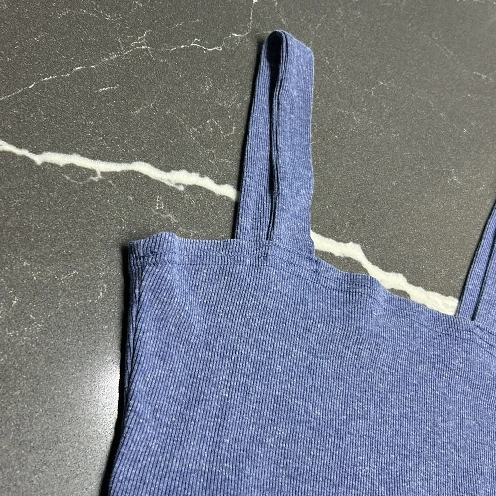 Cropped Tank - Picture 2 of 3